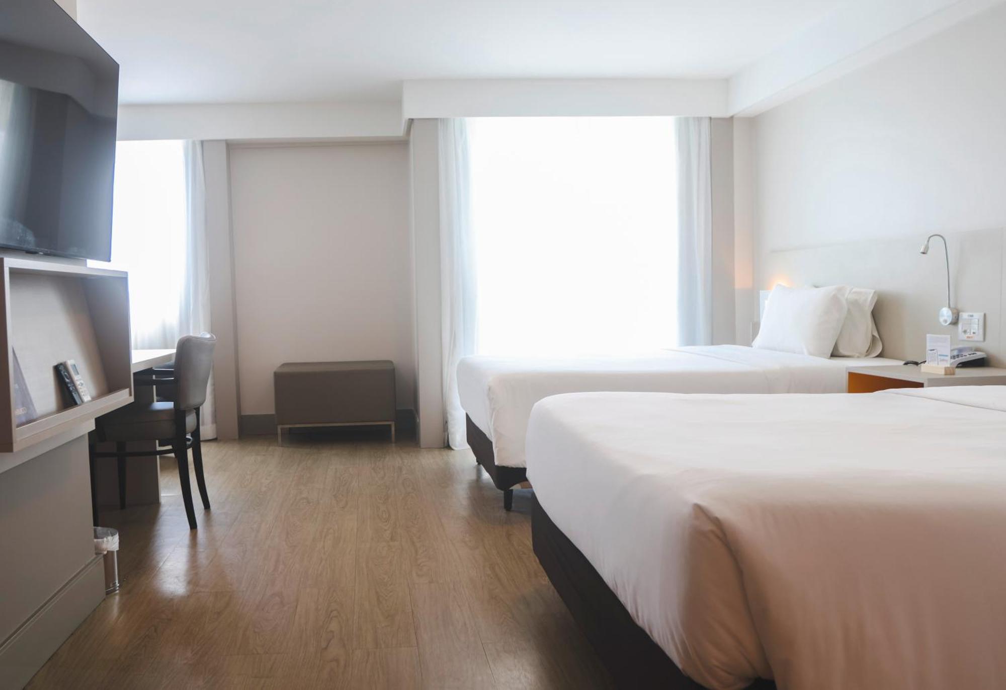 Twin Deluxe Suite