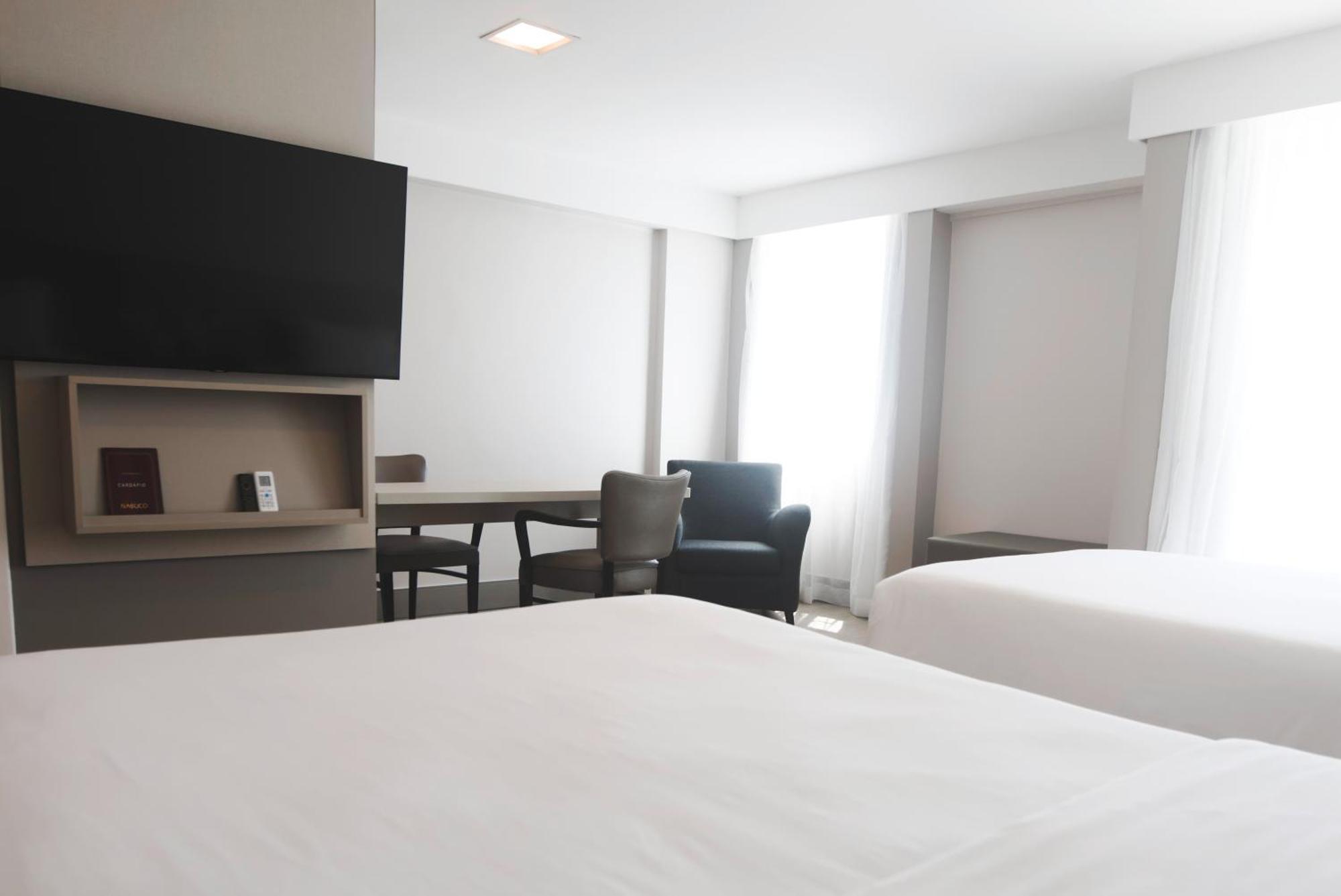Twin Deluxe Suite